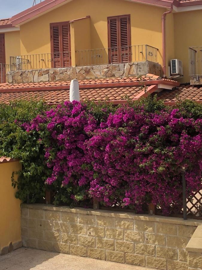 B&B Il Mirto Bianco San Giovanni Suergiu Bagian luar foto